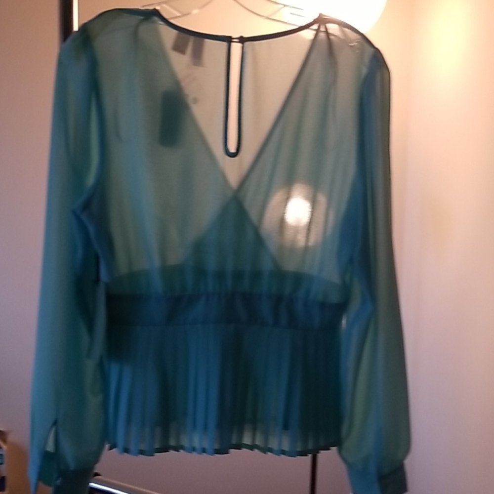 Blouse - Picture 2 of 4